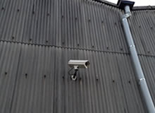 工場に遠隔監視防犯カメラ取付工事