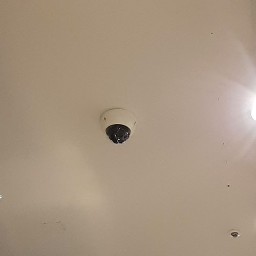 枚方市の飲食店のレジに設置した防犯カメラ