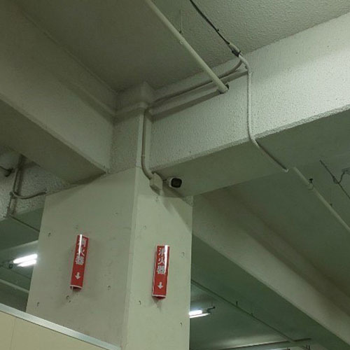 大阪の物流倉庫の柱の赤外線カメラ