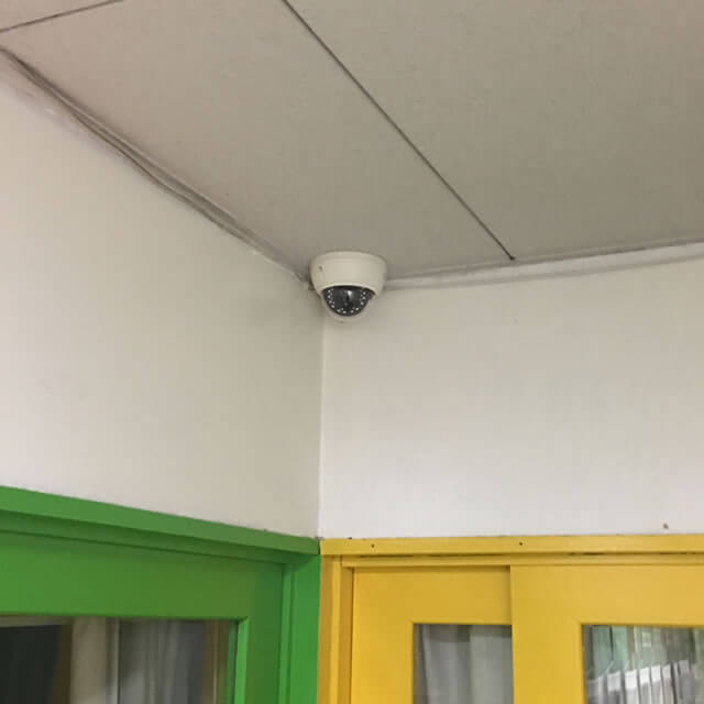 教室の防犯カメラ
