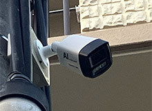 北九州市の賃貸マンションに夜もカラーで映るAIカメラを設置