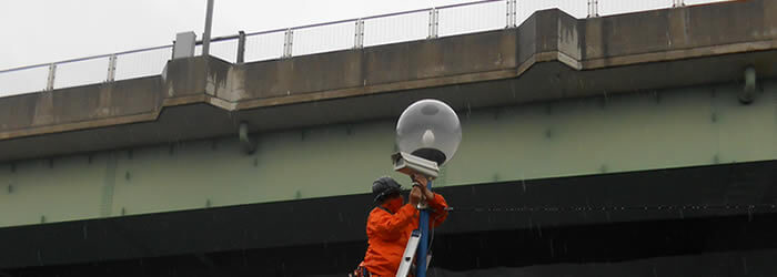 名古屋市の街灯に防犯カメラ設置