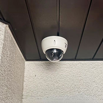宝塚市のマンションに設置した防犯カメラ